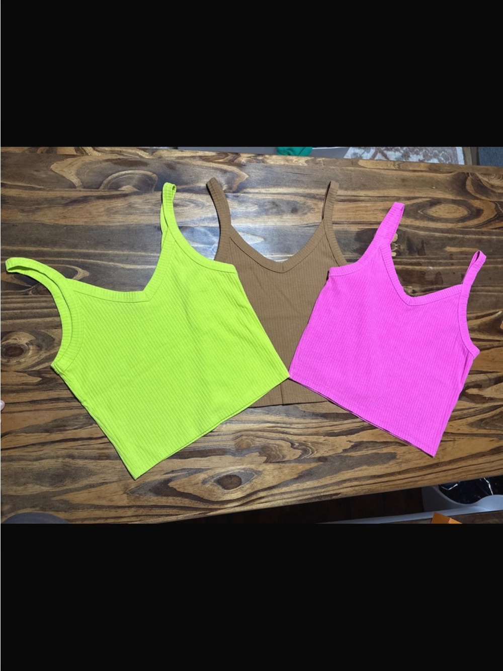Wild fable ribbed v neck cropped tank tops size medium yellow pink brown